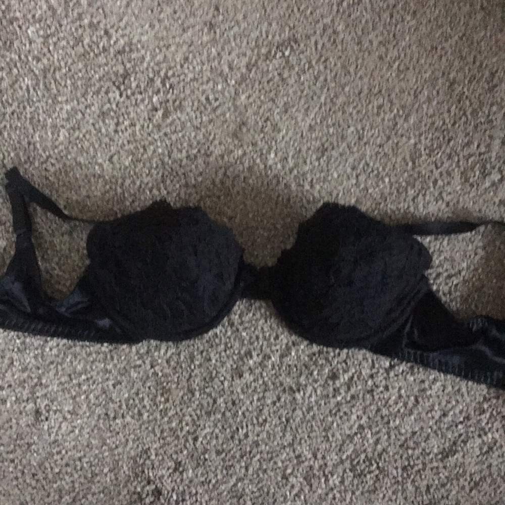 VS black lace bra